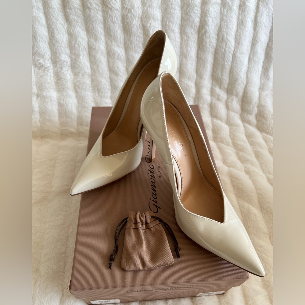 Gianvito Rossi Paris Pumps